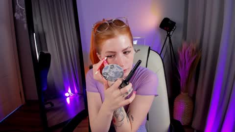 Snapshot of unicent chatting on December 2024 08:43:02 PM Call me Mira thumbs up its make me happy online show from December 2024 08:43:02 PM