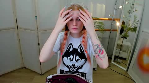 Snapshot of unicent chatting on January 2025 08:49:01 PM Call me Mira thumbs up its make me happy online show from January 2025 08:49:01 PM