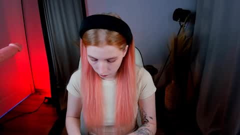 Snapshot of unicent chatting on January 2025 07:07:01 PM Call me Mira thumbs up its make me happy online show from January 2025 07:07:01 PM