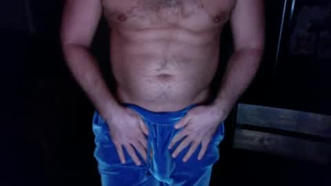 Snapshot of universalstudihoes chatting on December 2024 10:34:02 AM universalstudihoes online show from December 2024 10:34:02 AM