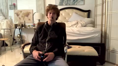 Stepbro online show from February 2025 10:53:02 PM