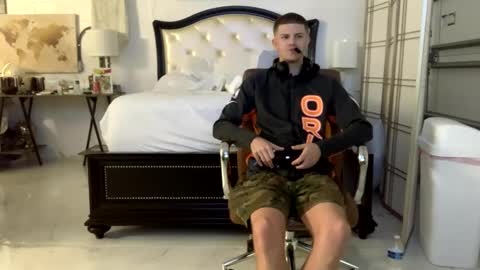 Stepbro online show from February 2025 12:39:02 PM