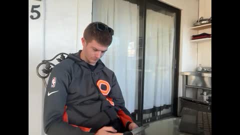 Stepbro online show from March 2025 02:15:02 PM