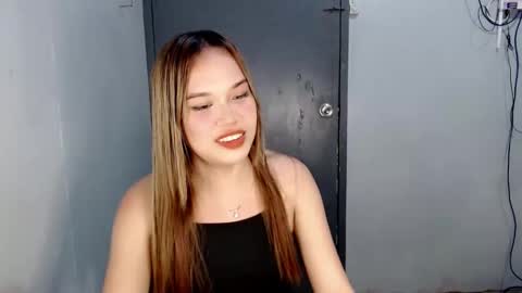 Snapshot of ur_anarosesexdoll chatting on February 2025 07:14:01 PM anarose online show from February 2025 07:14:01 PM