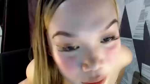 Snapshot of ur_anarosesexdoll chatting on October 2025 06:52:02 PM anarose online show from October 2025 06:52:02 PM