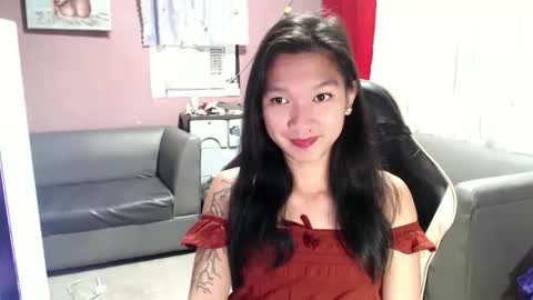 NEWRA  ALLISON online show from October 2025 05:43:01 PM