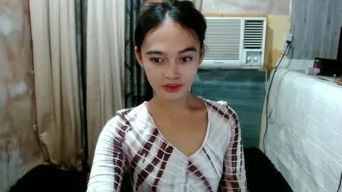 Snapshot of urasianhotrhianxxx chatting on December 2024 04:06:01 PM Rina online show from December 2024 04:06:01 PM