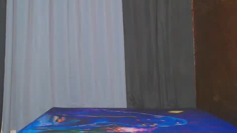 Snapshot of urasianversahunkxx chatting on December 2024 10:30:01 AM johnzen online show from December 2024 10:30:01 AM