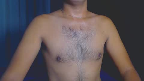 Snapshot of urasianversahunkxx chatting on December 2024 11:28:02 PM johnzen online show from December 2024 11:28:02 PM