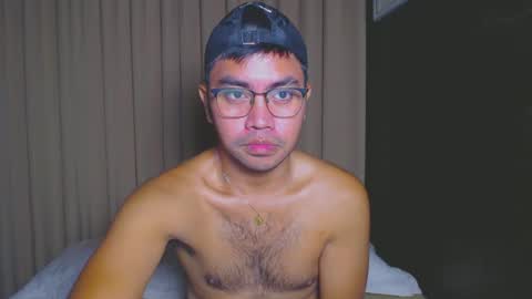 Snapshot of urasianversahunkxx chatting on January 2025 02:14:02 PM johnzen online show from January 2025 02:14:02 PM