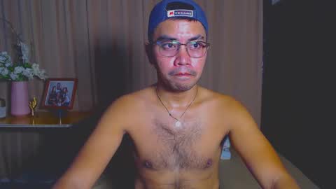 Snapshot of urasianversahunkxx chatting on February 2025 08:27:02 AM johnzen online show from February 2025 08:27:02 AM