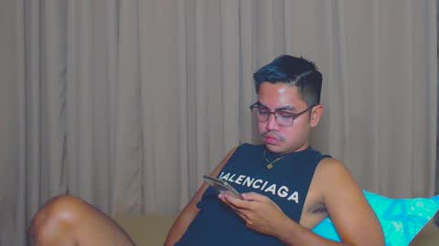 Snapshot of urasianversahunkxx chatting on February 2025 07:31:01 AM johnzen online show from February 2025 07:31:01 AM