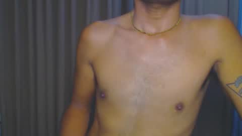 Snapshot of urasianversahunkxx chatting on October 2025 11:13:01 PM johnzen online show from October 2025 11:13:01 PM