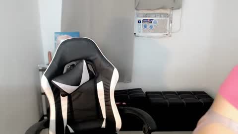 Kat online show from September 2025 06:52:02 AM