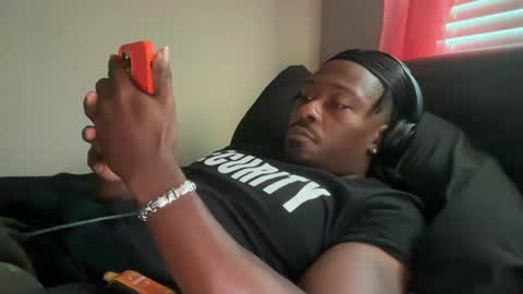 Snapshot of urbandick5 chatting on October 2025 01:00:02 PM urbandick5 online show from October 2025 01:00:02 PM