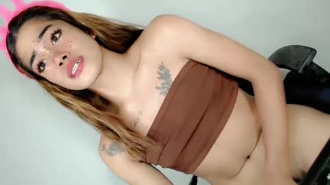 Snapshot of urbitch_haley69xx chatting on February 2025 05:13:02 PM Haley Mhate online show from February 2025 05:13:02 PM