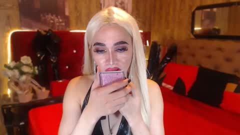 KENDALL online show from January 2025 01:27:01 PM