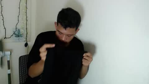 Snapshot of urdreamboy_clarin chatting on November 2025 09:50:01 PM urdreamboy_clarin online show from November 2025 09:50:01 PM