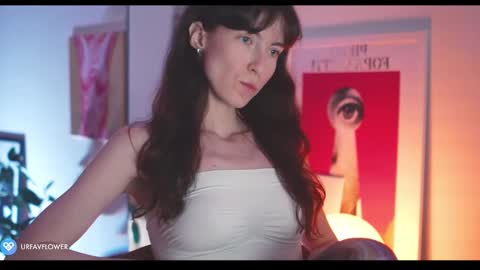 Snapshot of urfavflwers chatting on February 2025 08:03:01 PM Aleksandra online show from February 2025 08:03:01 PM