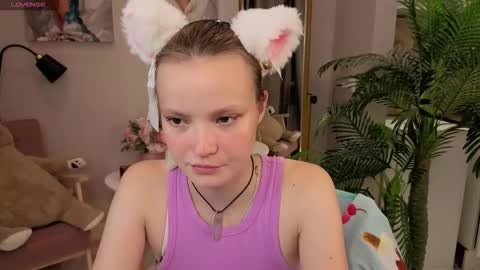 Emma online show from September 2025 09:27:02 PM