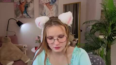 Emma online show from September 2025 08:55:02 PM