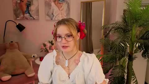 Emma online show from September 2025 02:09:02 PM