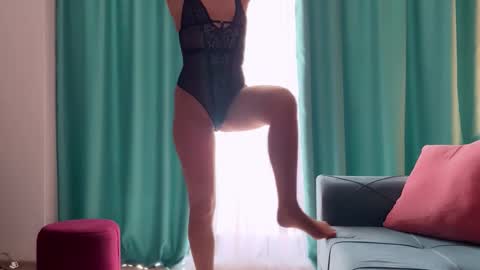 Jenny online show from October 2025 11:30:01 AM