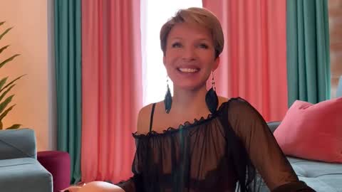 Jenny online show from October 2025 11:03:01 AM