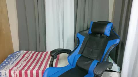 urguy_francis online show from February 2025 08:00:01 PM