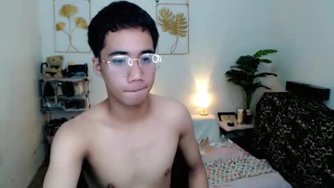 Snapshot of urguy_habibi chatting on November 2025 01:54:01 PM Bib online show from November 2025 01:54:01 PM