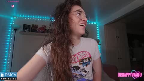 Snapshot of urhappywaifu chatting on September 2025 12:04:01 AM kae online show from September 2025 12:04:01 AM