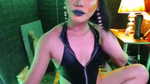 Snapshot of urhardcockqueenxxx chatting on October 2025 09:12:02 PM queen norelle online show from October 2025 09:12:02 PM