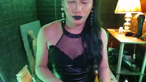 Snapshot of urhardcockqueenxxx chatting on October 2025 02:09:01 AM queen norelle online show from October 2025 02:09:01 AM