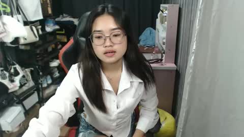 urlovelychinita online show from October 2025 11:58:02 PM