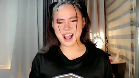 Snapshot of urnaughty_ceciliaxxx chatting on October 2025 02:54:01 PM cecilia online show from October 2025 02:54:01 PM