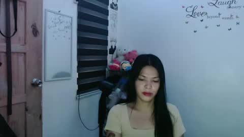 hi im kim online show from February 2025 07:27:01 AM