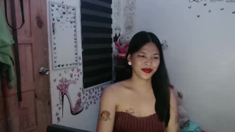hi im kim online show from September 2025 12:18:01 PM
