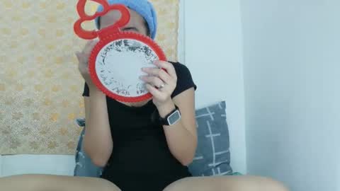 Snapshot of ursexy_pinay_skinny chatting on September 2025 05:44:02 AM im jenny online show from September 2025 05:44:02 AM