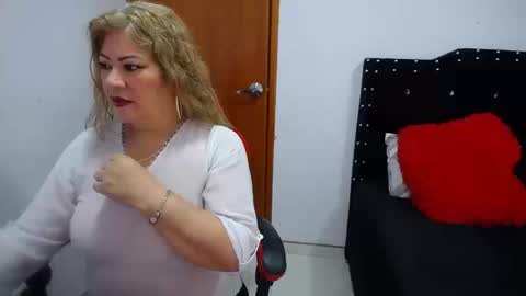 Eveling Blanco  online show from September 2025 03:37:02 PM