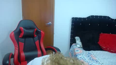 Snapshot of ursulawhite69 chatting on October 2025 01:00:02 AM Eveling Blanco online show from October 2025 01:00:02 AM