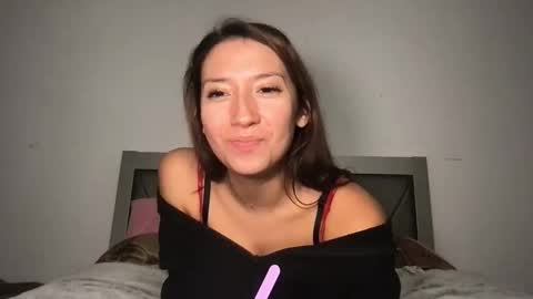 Snapshot of ursweetestlilly chatting on October 2025 01:05:02 AM Lily online show from October 2025 01:05:02 AM