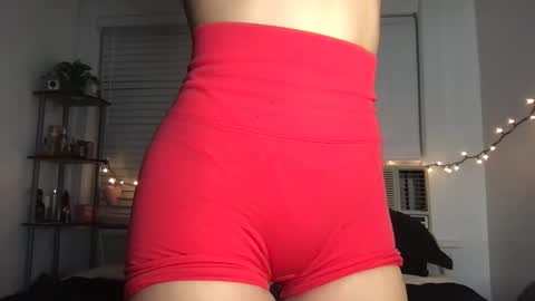 Snapshot of ursweetestlilly chatting on November 2025 01:49:02 AM Lily online show from November 2025 01:49:02 AM