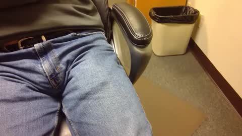 Snapshot of useemie chatting on December 2024 09:48:01 PM useemie online show from December 2024 09:48:01 PM