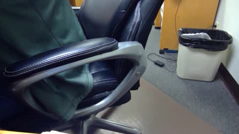 Snapshot of useemie chatting on December 2024 10:32:01 PM useemie online show from December 2024 10:32:01 PM