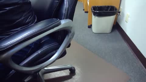 Snapshot of useemie chatting on January 2025 12:00:02 AM useemie online show from January 2025 12:00:02 AM