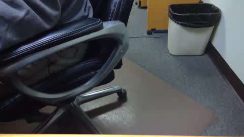 Snapshot of useemie chatting on January 2025 11:17:01 PM useemie online show from January 2025 11:17:01 PM