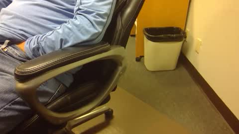 Snapshot of useemie chatting on November 2025 07:25:01 PM useemie online show from November 2025 07:25:01 PM