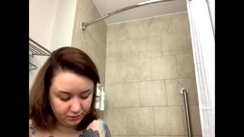 usefulhole online show from September 2025 12:54:01 PM