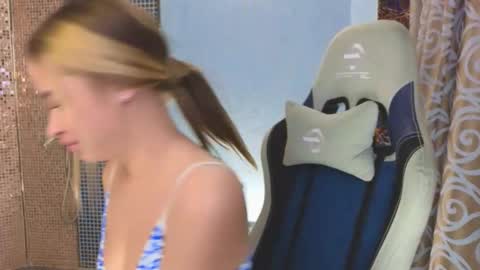 Leila online show from October 2025 03:47:02 PM