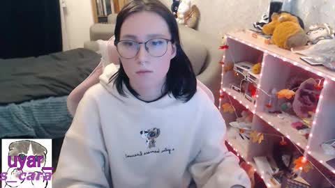 Snapshot of uyar_ chatting on November 2025 04:29:02 PM Cara online show from November 2025 04:29:02 PM